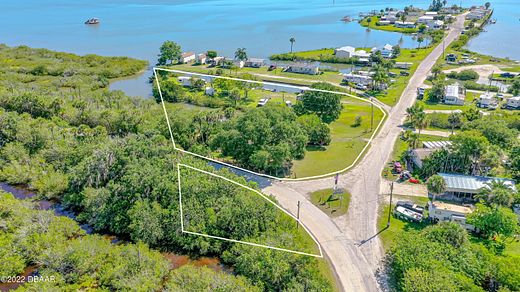 1.4 Acres of Land for Sale in Oak Hill, Florida