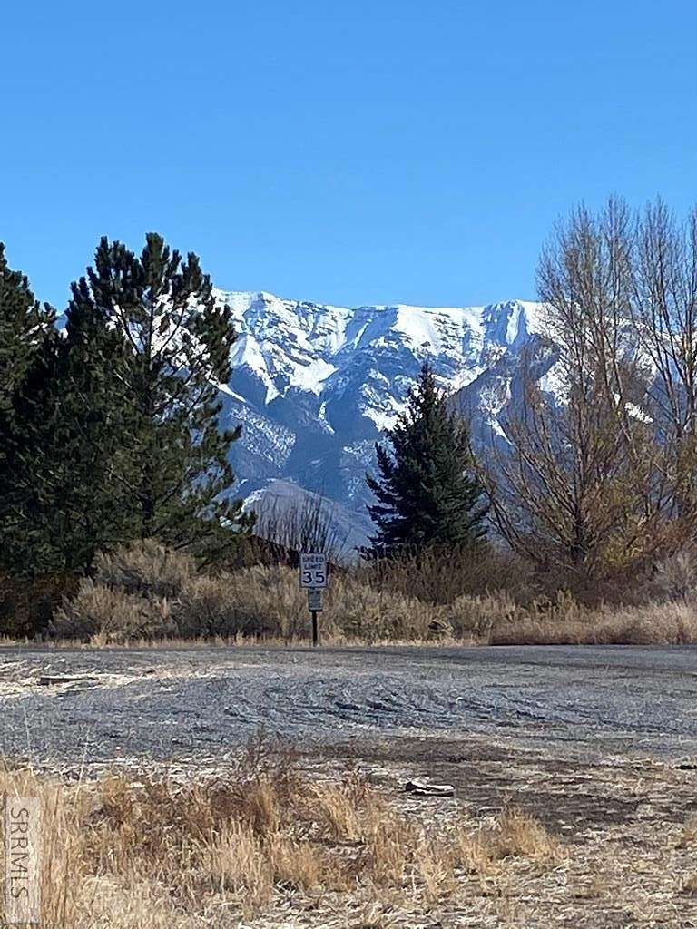 10 Acres of Land for Sale in Mackay, Idaho