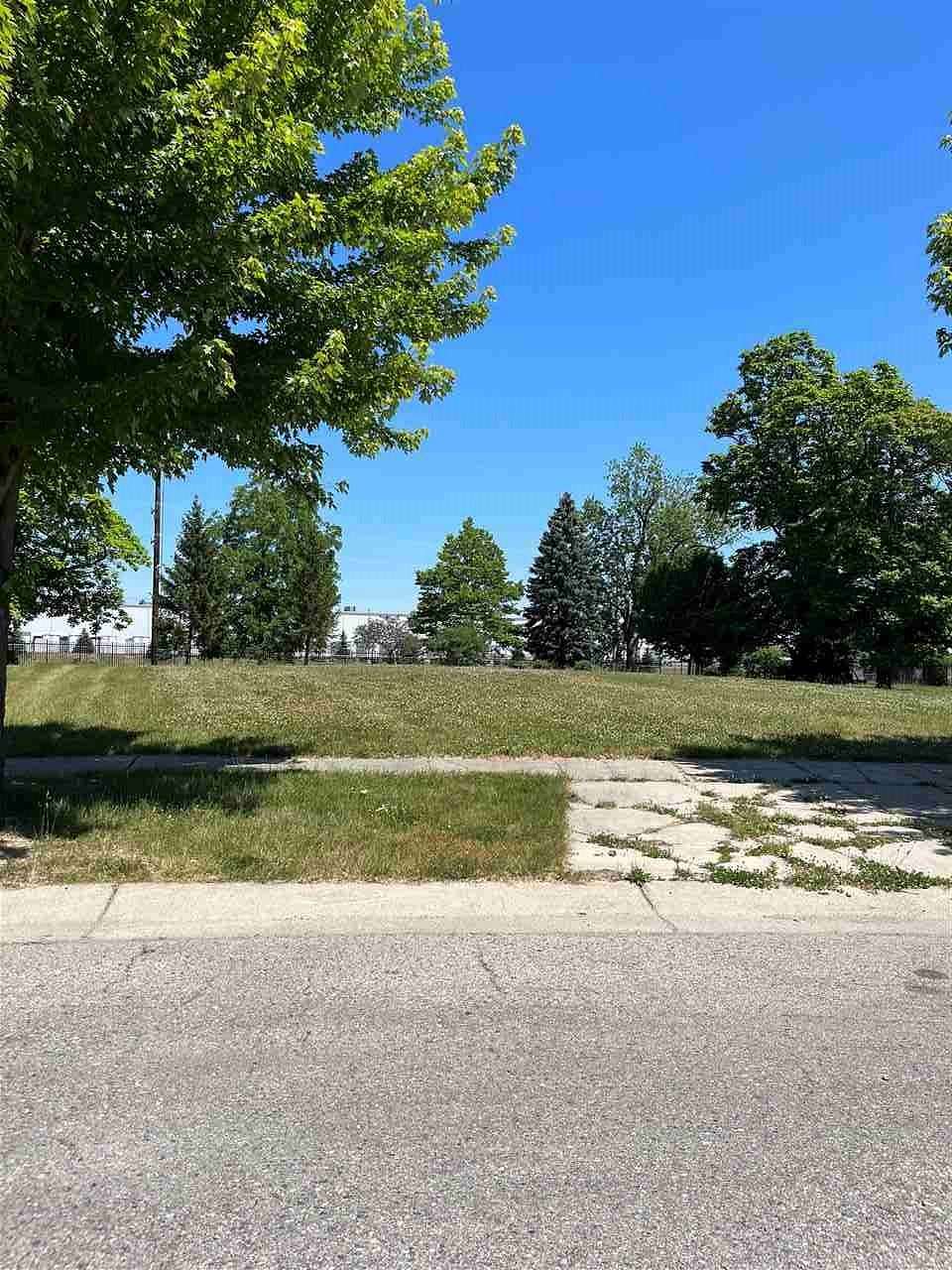 0.42 Acres of Residential Land for Sale in Flint, Michigan