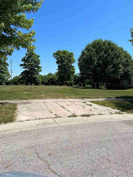 0.39 Acres of Residential Land for Sale in Flint, Michigan