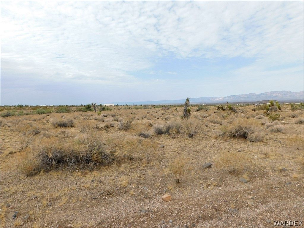 2.9 Acres of Land for Sale in Golden Valley, Arizona