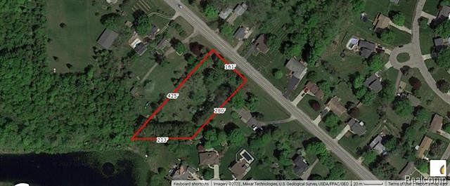 1.3 Acres of Residential Land for Sale in Flushing, Michigan