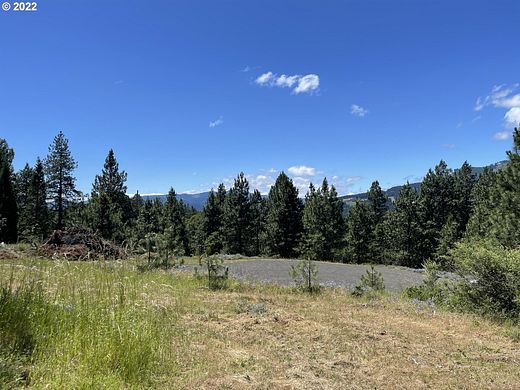 1.48 Acres of Residential Land for Sale in White Salmon, Washington