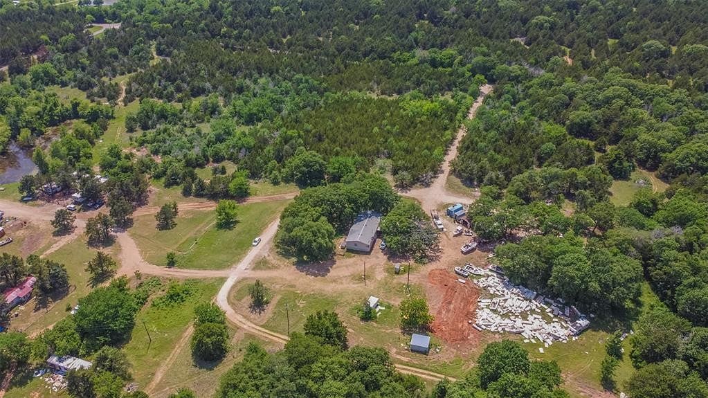 10.6 Acres of Mixed-Use Land for Sale in Whitesboro, Texas