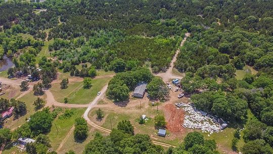10.6 Acres of Mixed-Use Land for Sale in Whitesboro, Texas