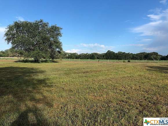 1.004 Acres of Residential Land for Sale in Hallettsville, Texas