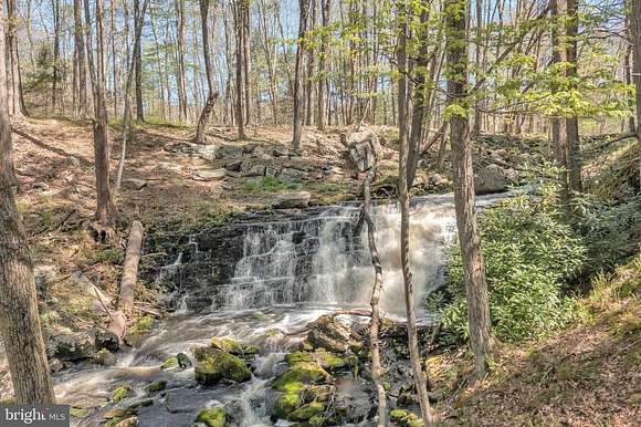 13.83 Acres of Land for Sale in Stroudsburg, Pennsylvania