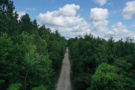 433 Acres of Recreational Land for Sale in Walker, Louisiana