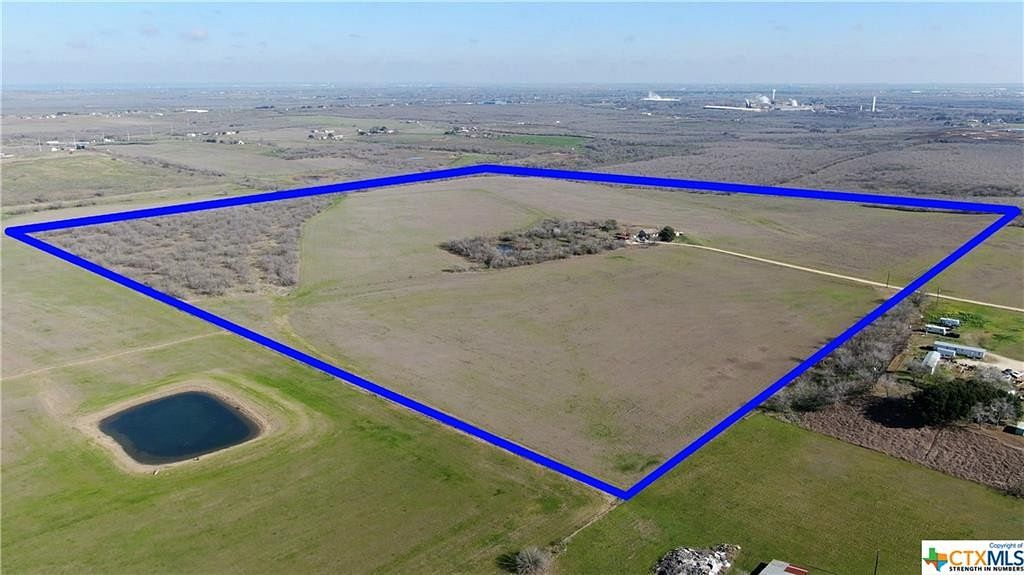 88 Acres of Agricultural Land with Home for Sale in Seguin, Texas