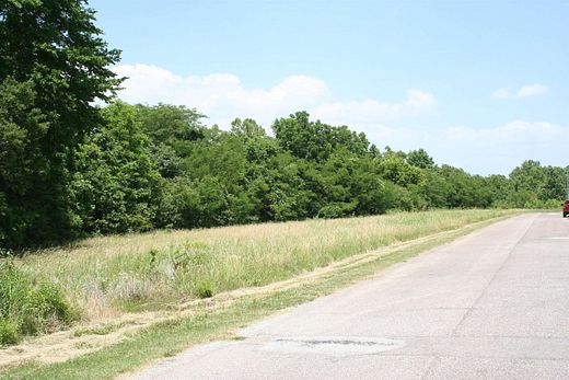 11.3 Acres of Land for Sale in Dyersburg, Tennessee