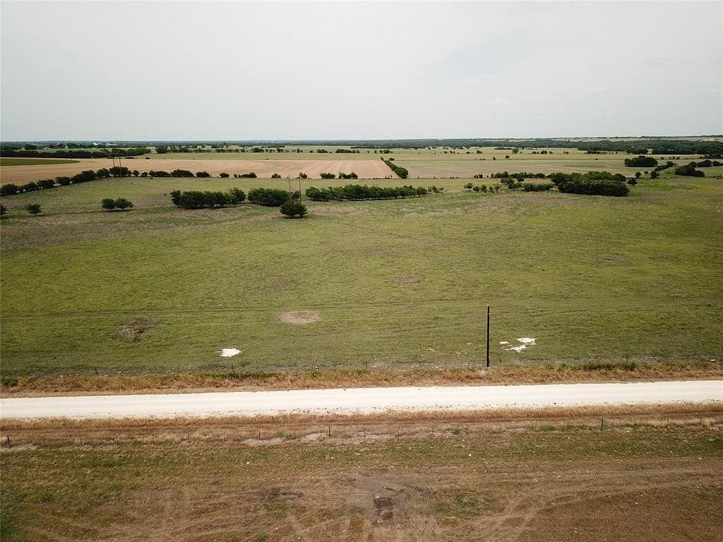 10.1 Acres of Land for Sale in Gatesville, Texas