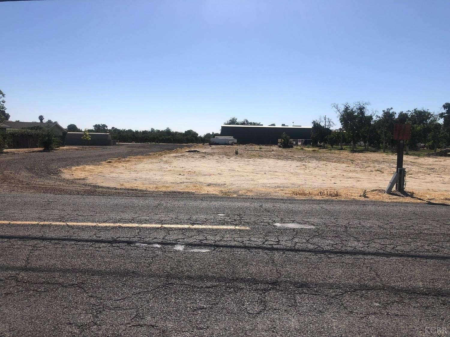 1 Acre of Residential Land for Sale in Hanford, California