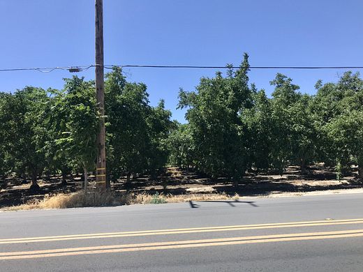 29.8 Acres of Land for Sale in Farmersville, California