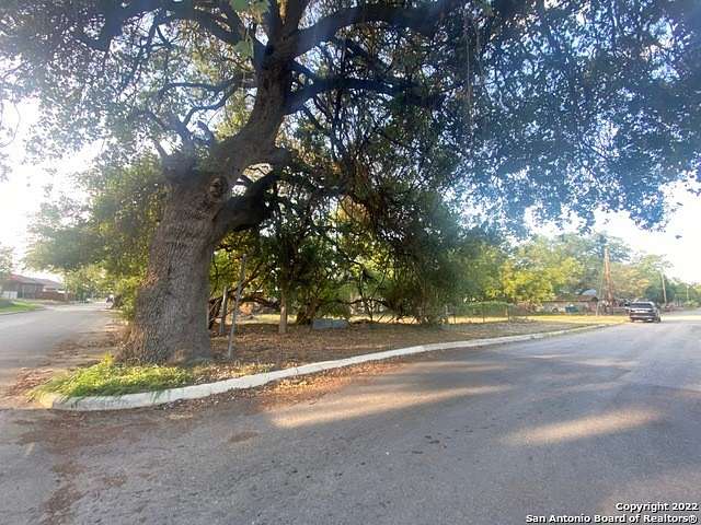 0.17 Acres of Residential Land for Sale in Pleasanton, Texas