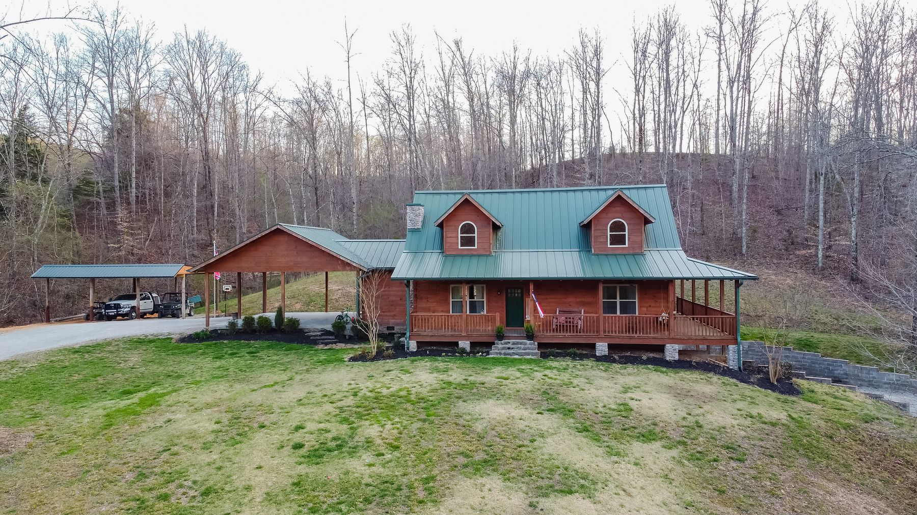 9.4 Acres of Residential Land & Home for Sale in Collinwood, Tennessee