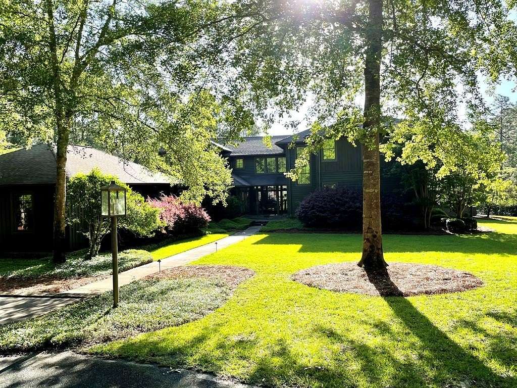 25 Acres of Land with Home for Sale in Vidalia, Georgia