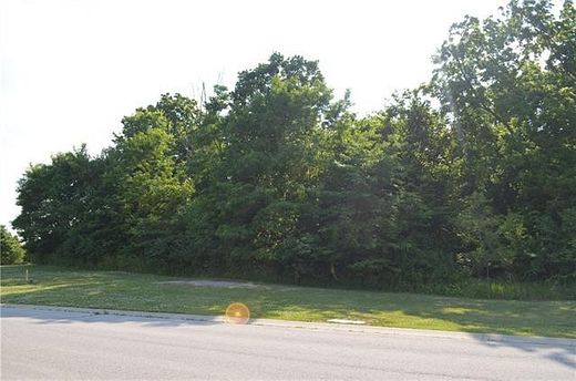 0.76 Acres of Residential Land for Sale in Gladstone, Missouri