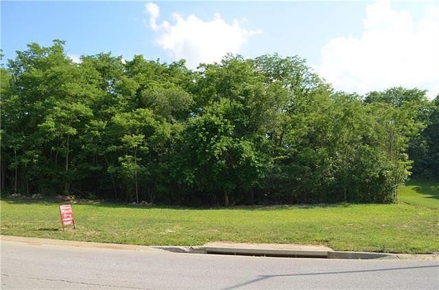 0.41 Acres of Residential Land for Sale in Gladstone, Missouri