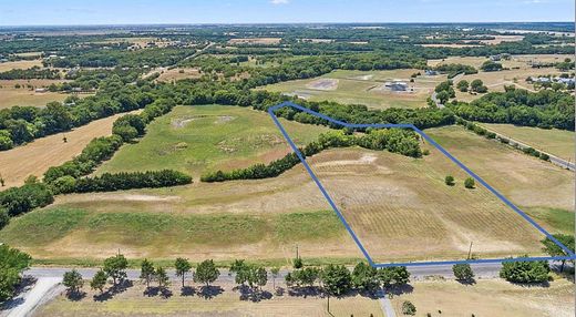 6.7 Acres of Residential Land for Sale in Van Alstyne, Texas