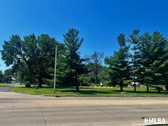0.5 Acres of Mixed-Use Land for Sale in Centralia, Illinois