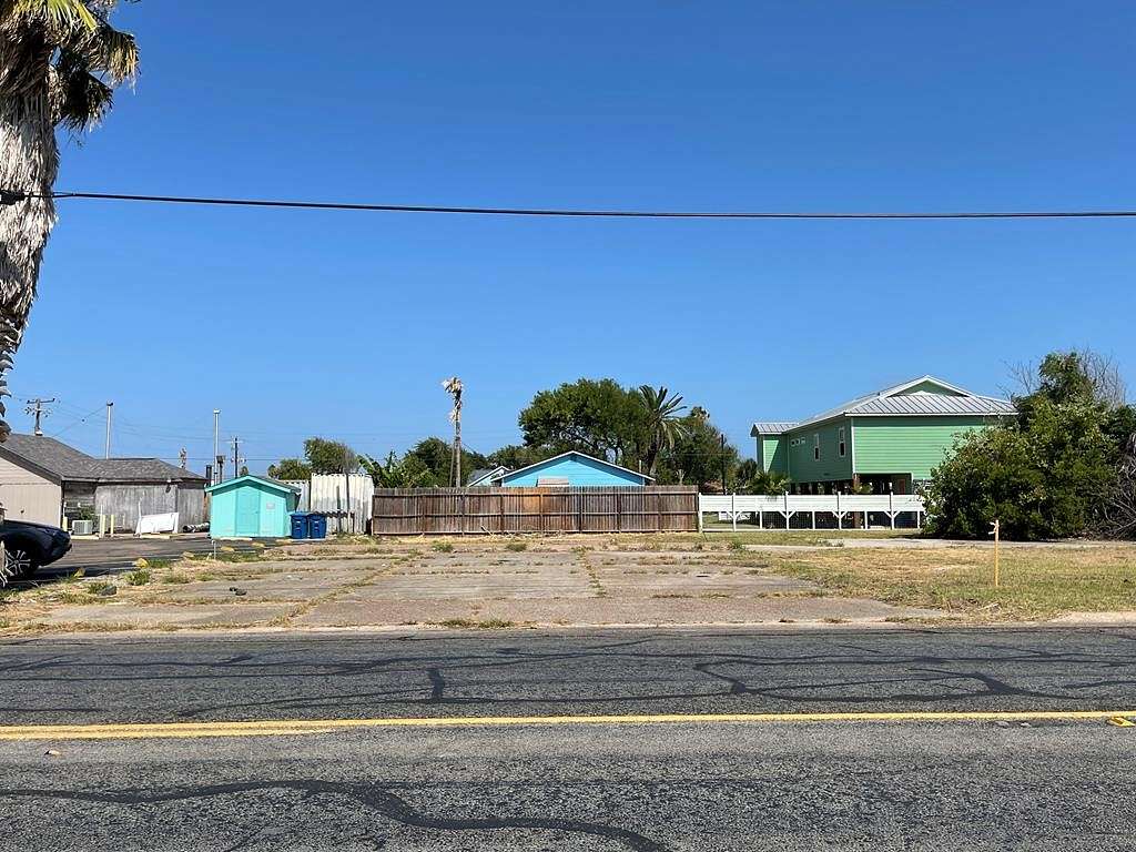 0.12 Acres of Commercial Land for Sale in Rockport, Texas