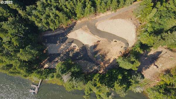 2.8 Acres of Residential Land for Sale in Lakeside, Oregon