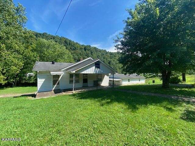28 Acres of Land with Home for Sale in Clinton, Tennessee