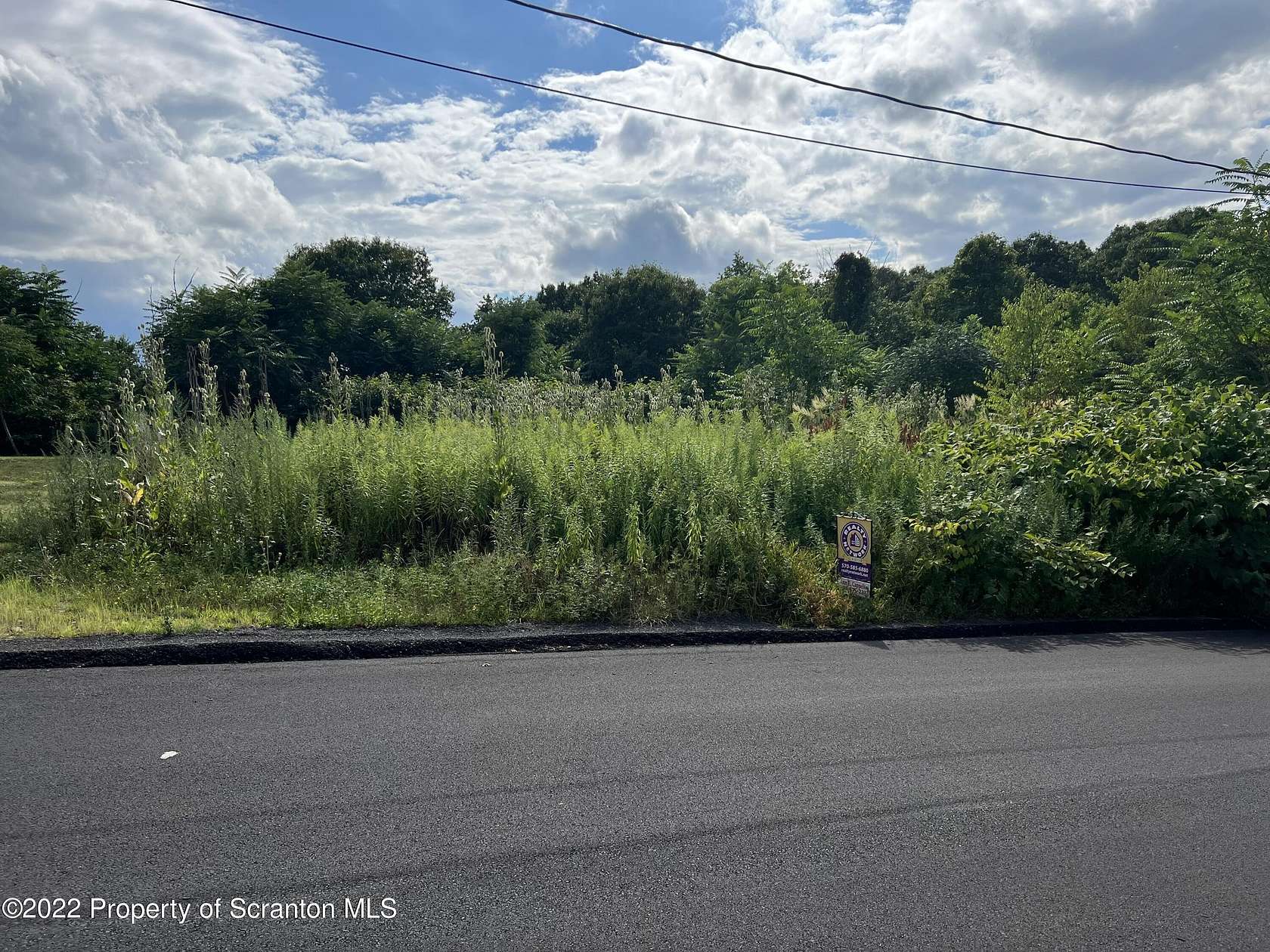 0.37 Acres of Residential Land for Sale in Blakely, Pennsylvania