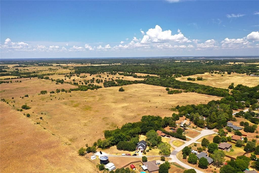 50.5 Acres of Land for Sale in Pottsboro, Texas