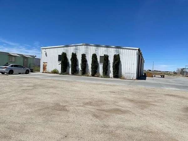 3.25 Acres of Improved Commercial Land for Sale in Lancaster, California