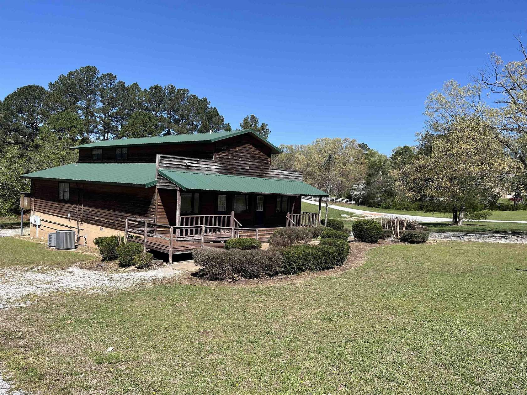 1.6 Acres of Improved Commercial Land for Sale in Mountain View, Arkansas