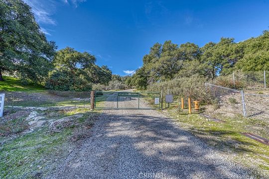 38.9 Acres of Land for Sale in Canyon Country, California