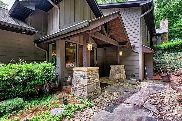 7.84 Acres of Residential Land with Home for Sale in Highlands, North Carolina