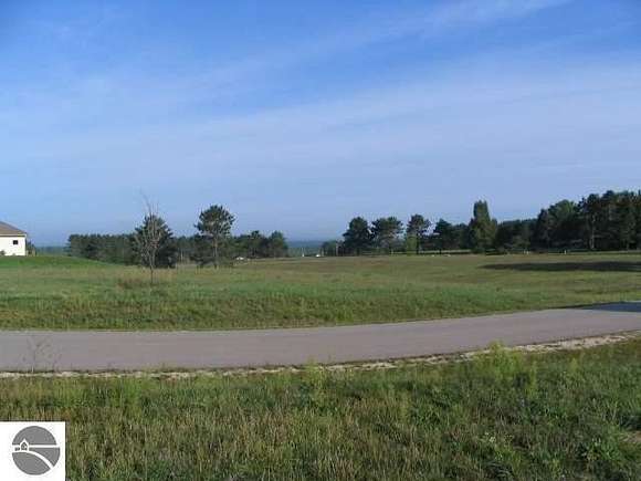 1.6 Acres of Residential Land for Sale in Cadillac, Michigan