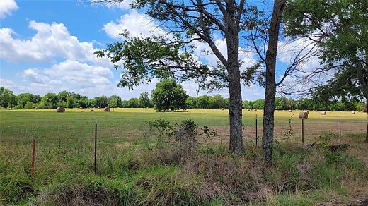 26.1 Acres of Agricultural Land for Sale in Bonham, Texas