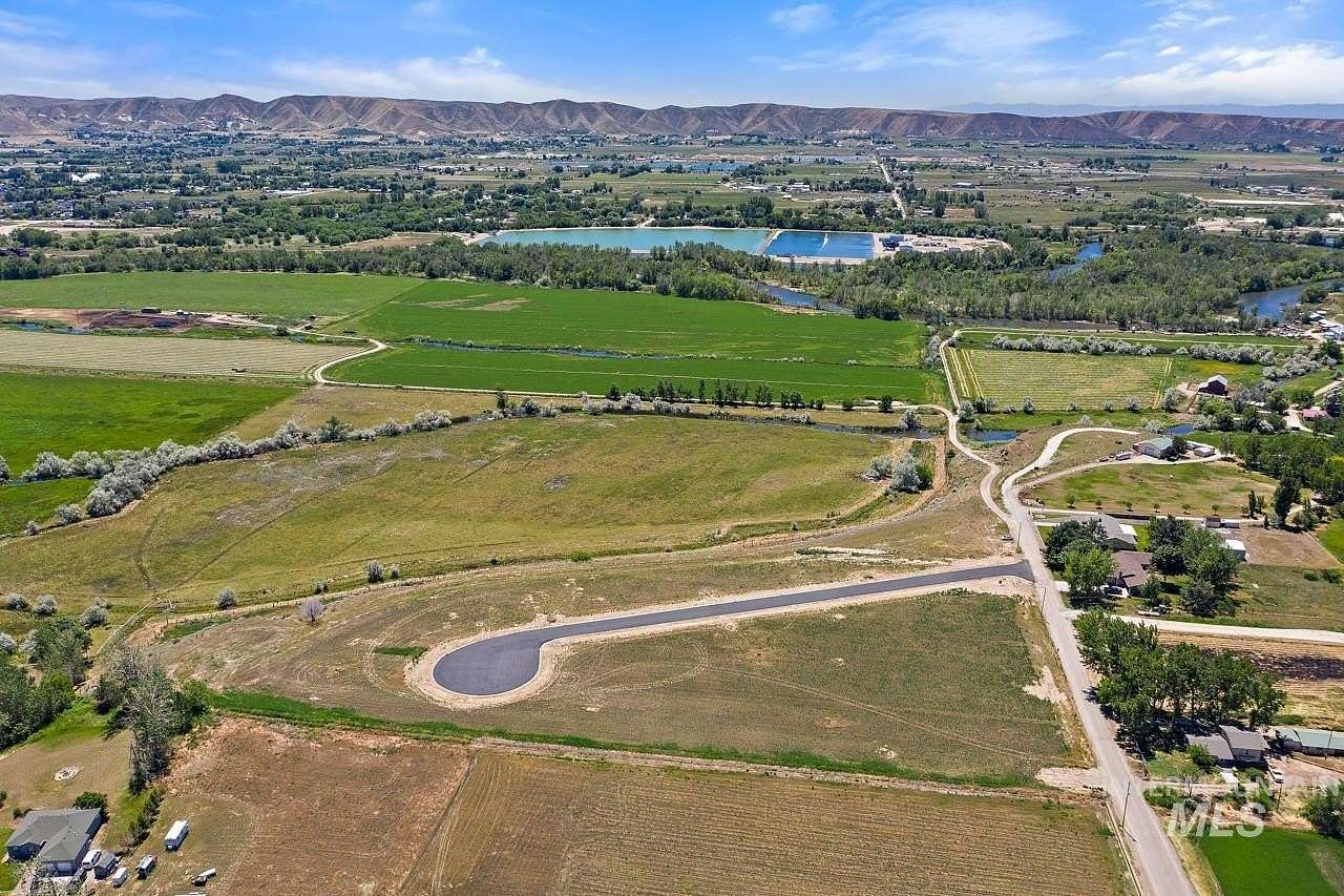 1 Acre of Land for Sale in Emmett, Idaho