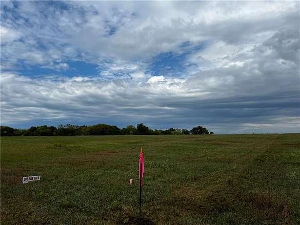 5.5 Acres of Land for Sale in Ozawkie, Kansas