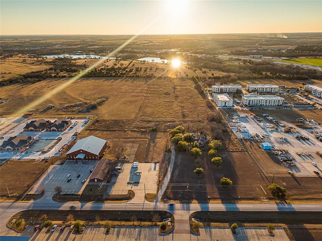 3.7 Acres of Improved Commercial Land for Sale in Waxahachie, Texas