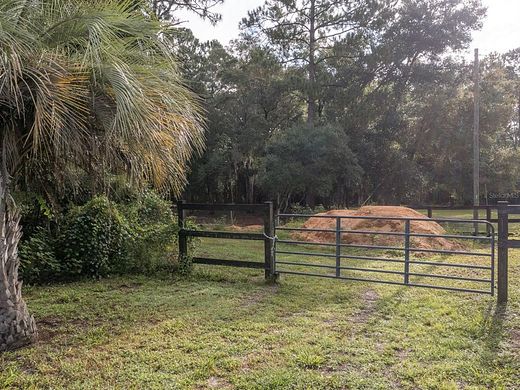 9.4 Acres of Residential Land for Sale in Umatilla, Florida