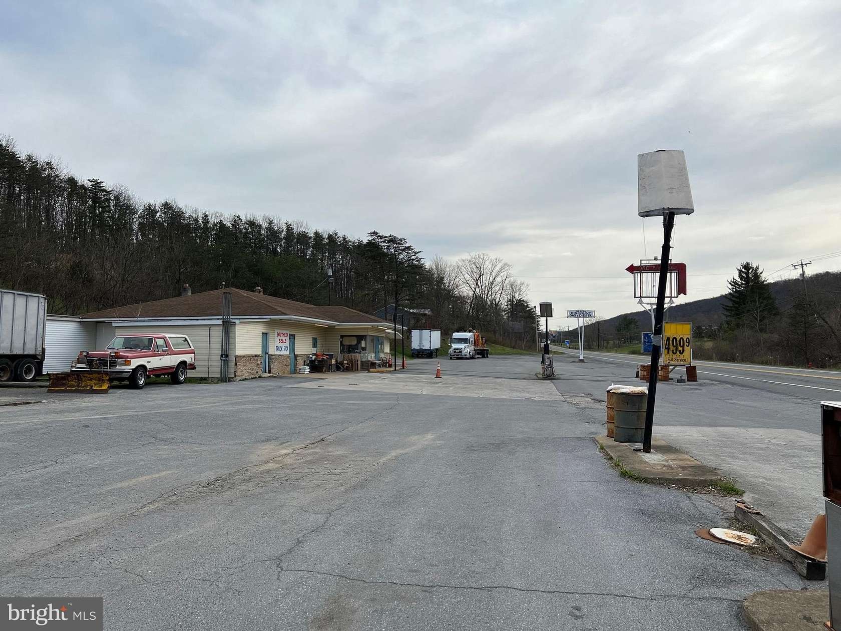 2.75 Acres of Mixed-Use Land for Sale in Berkeley Springs, West Virginia