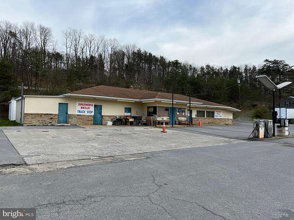 2.8 Acres of Mixed-Use Land for Sale in Berkeley Springs, West Virginia