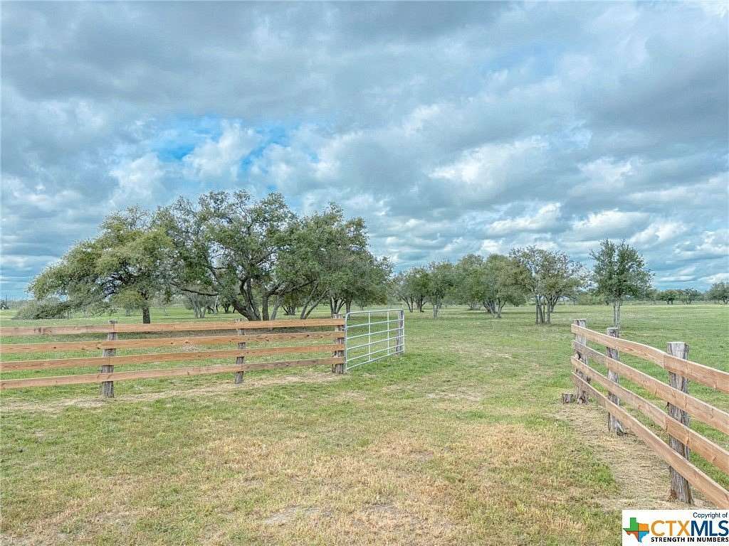 4.116 Acres of Residential Land for Sale in Hallettsville, Texas