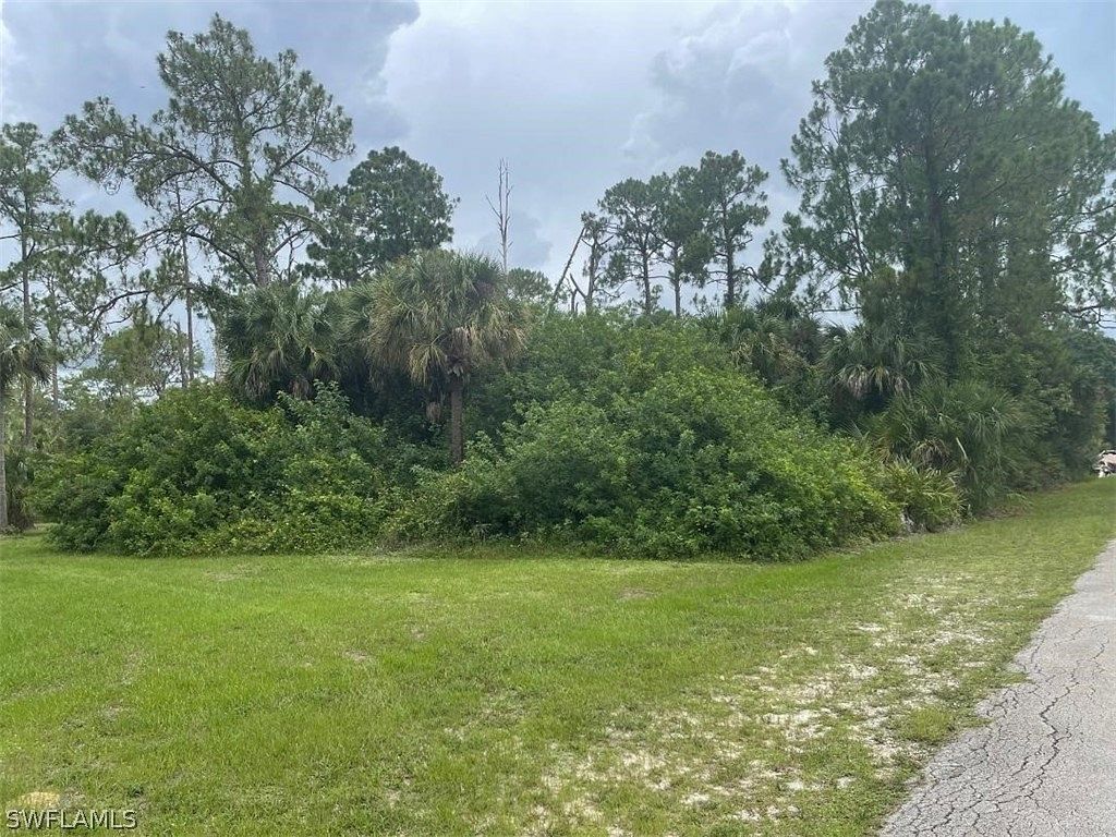 1 Acre of Residential Land for Sale in Alva, Florida