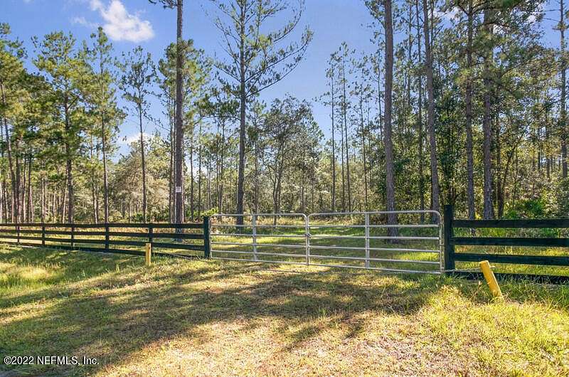 58.5 Acres of Land for Sale in Middleburg, Florida