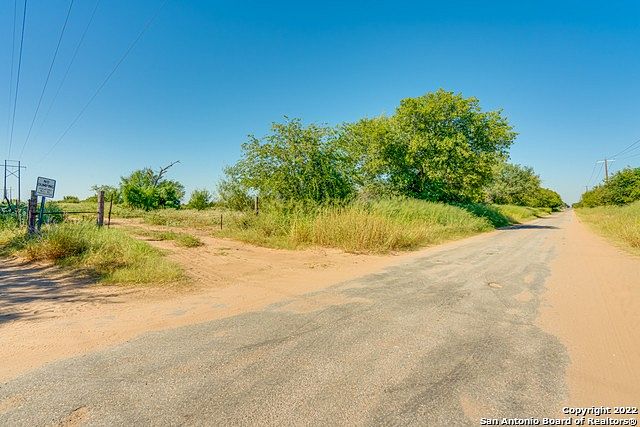 8 Acres of Land for Sale in Pearsall, Texas