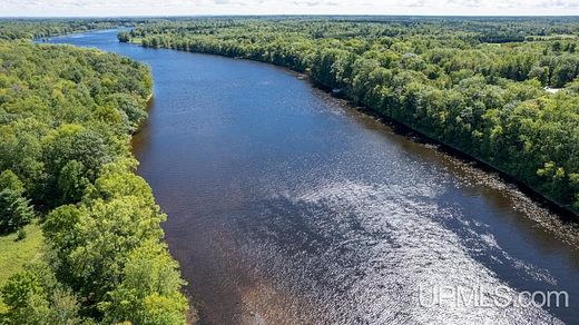 5.1 Acres of Residential Land for Sale in Menominee, Michigan