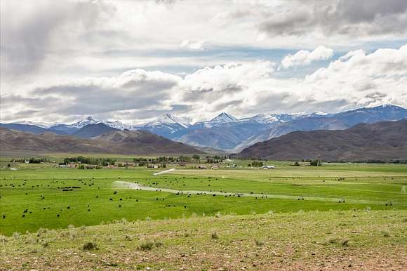 790 Acres of Land with Home for Sale in Challis, Idaho