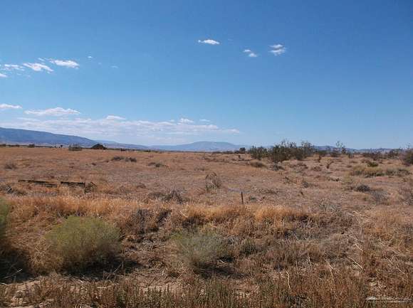 19.7 Acres of Agricultural Land for Sale in Lancaster, California