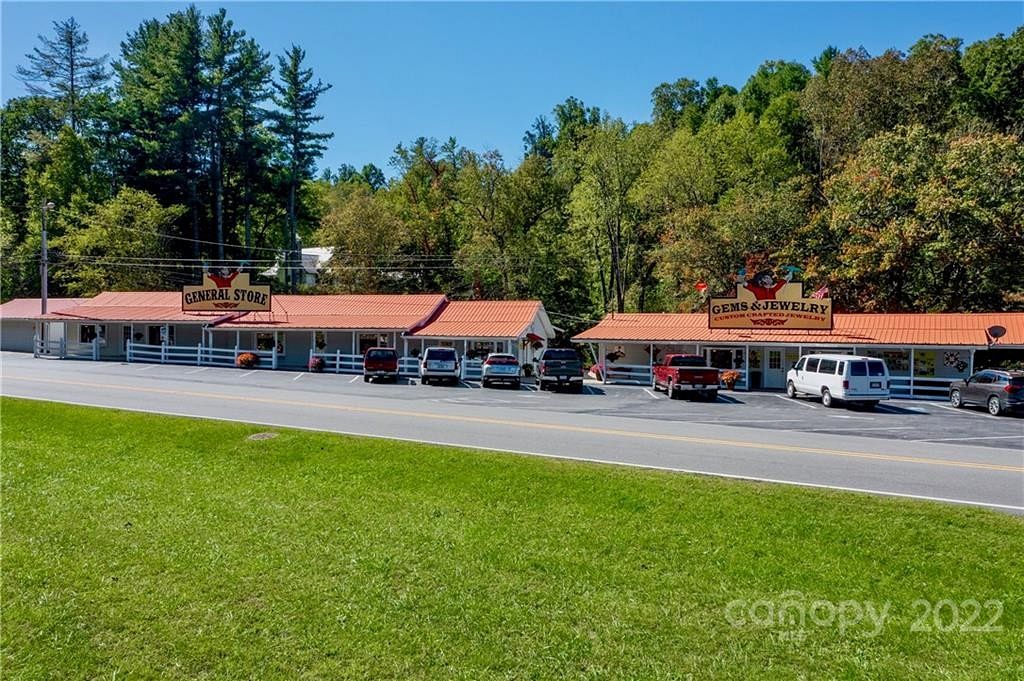 2.9 Acres of Improved Commercial Land for Sale in Spruce Pine, North Carolina