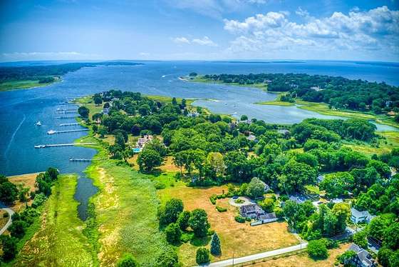 0.852 Acres of Residential Land for Sale in Barrington, Rhode Island